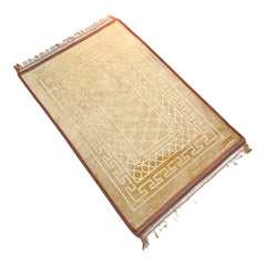 Prayer Mat Embossed Anti-Slip Velvet Top Prayer Rug for Umrah Hajj Ramadan 80 x 120 cm