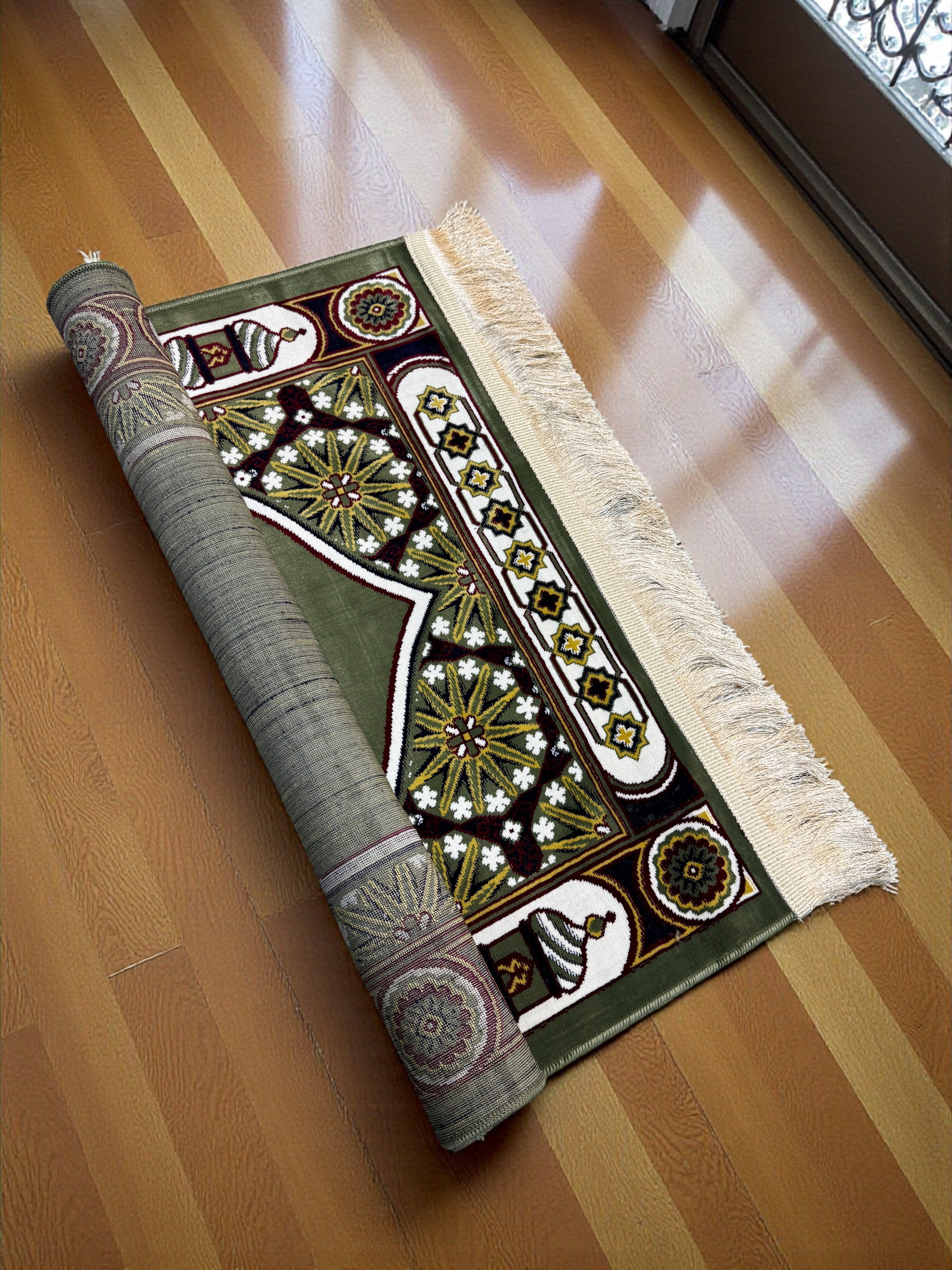 Islamic Prayer Rug/Janamaz – Soft Velvet Prayer Mat with Traditional & Kaaba Designs, Lightweight, Comfortable, Made in Turkey (70 x 110 cm) (Navy Blue-Kabah)